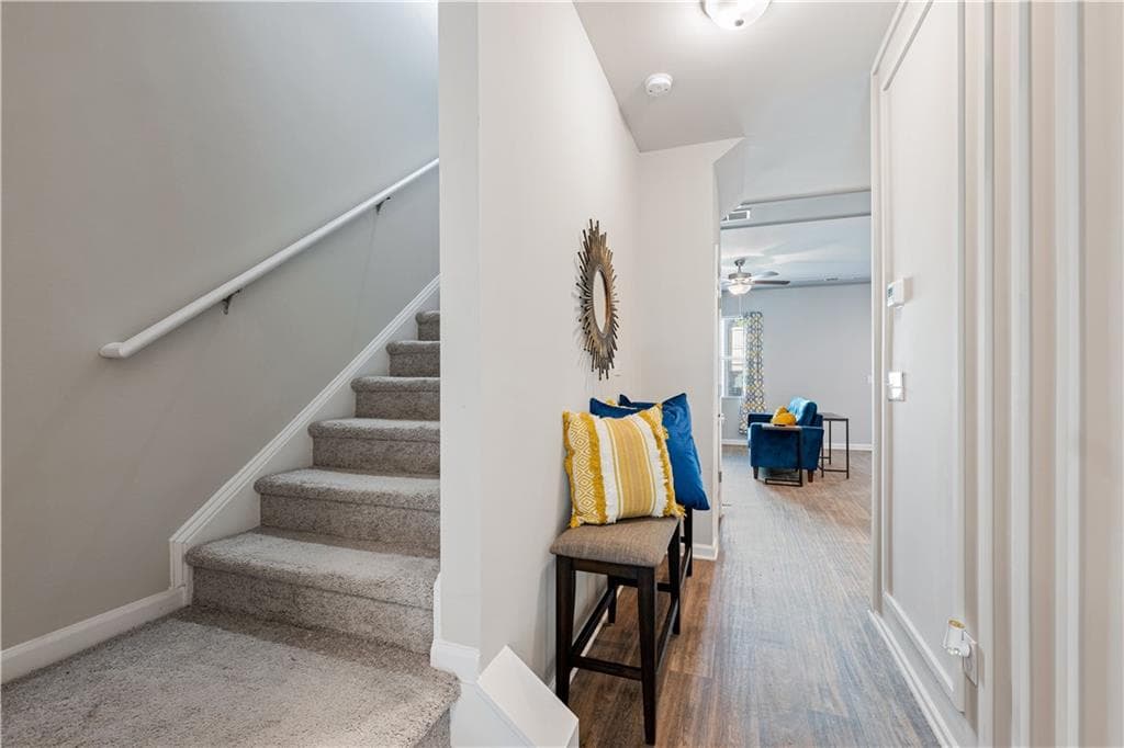3 bedroom, 3 bathroom, 1,336 sq ft townhouse for rent at 2831 Ridgeview Drive, Atlanta, GA 30331 for $2,400 a month — photo 2