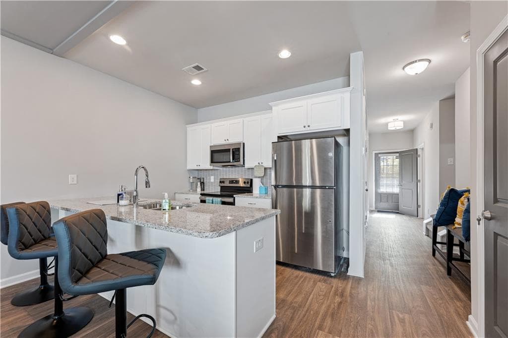 3 bedroom, 3 bathroom, 1,336 sq ft townhouse for rent at 2831 Ridgeview Drive, Atlanta, GA 30331 for $2,400 a month — photo 3