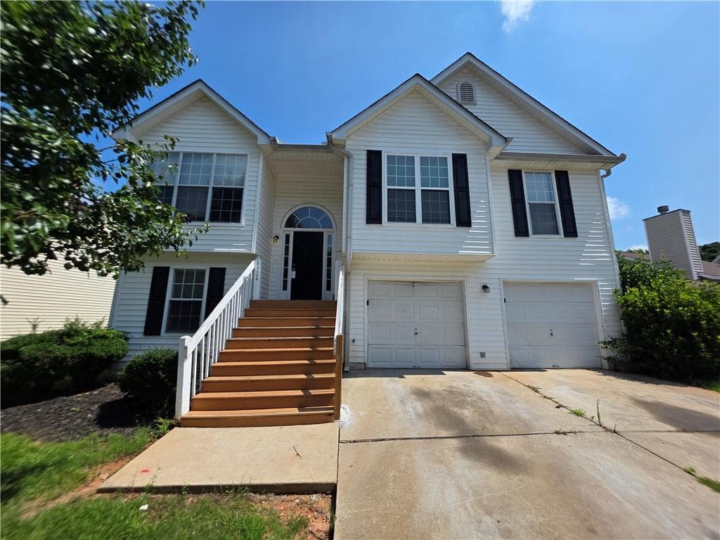 4 bedroom, 2 bathroom, 1,388 sq ft single family residence under contract at 6924 Biscayne Boulevard, Rex, GA 30273 — photo 2