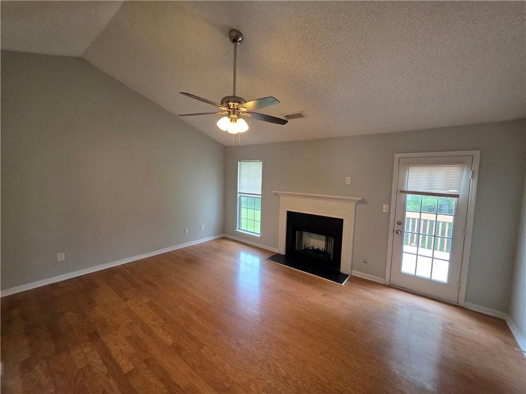 4 bedroom, 2 bathroom, 1,388 sq ft single family residence under contract at 6924 Biscayne Boulevard, Rex, GA 30273 — photo 3
