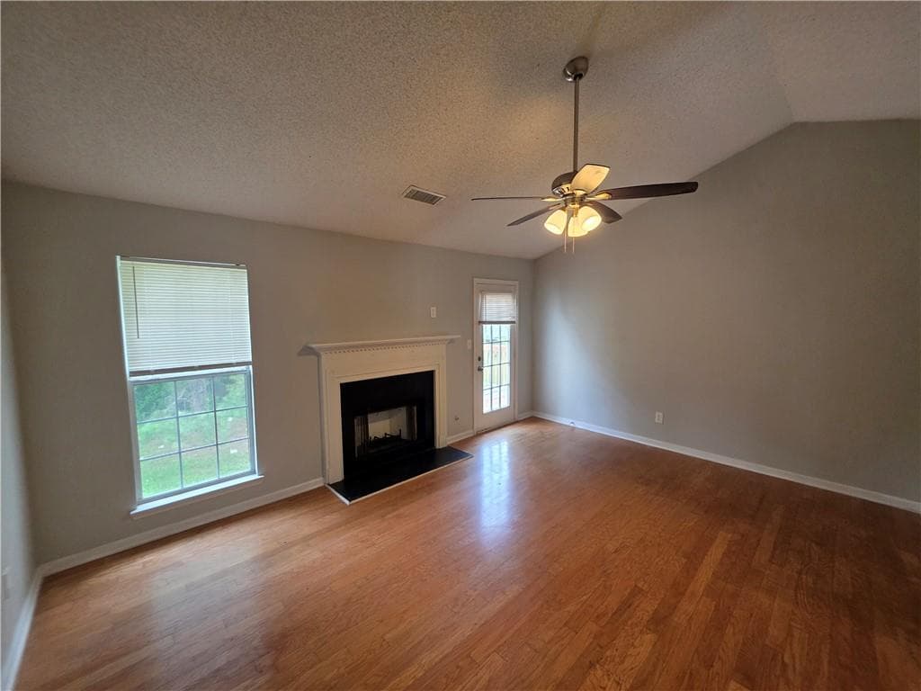 4 bedroom, 2 bathroom, 1,388 sq ft single family residence under contract at 6924 Biscayne Boulevard, Rex, GA 30273 — photo 4