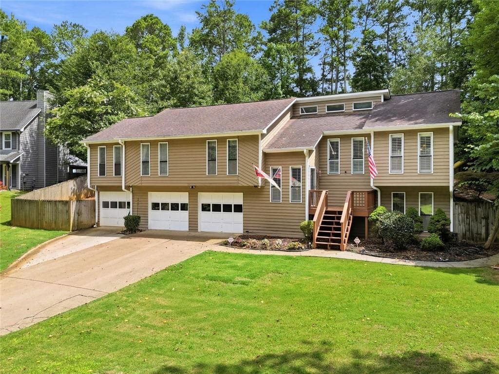 4 bedroom, 3 bathroom, 2,526 sq ft single family residence sold at 330 Sumter Drive, Marietta, GA 30066