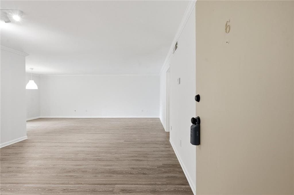 2 bedroom, 1 bathroom, 1,075 sq ft condominium for sale at 1111 Clairemont Avenue B6, Decatur, GA 30030 — photo 4