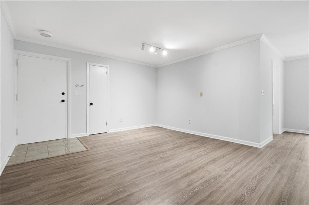 2 bedroom, 1 bathroom, 1,075 sq ft condominium for sale at 1111 Clairemont Avenue B6, Decatur, GA 30030 — photo 7