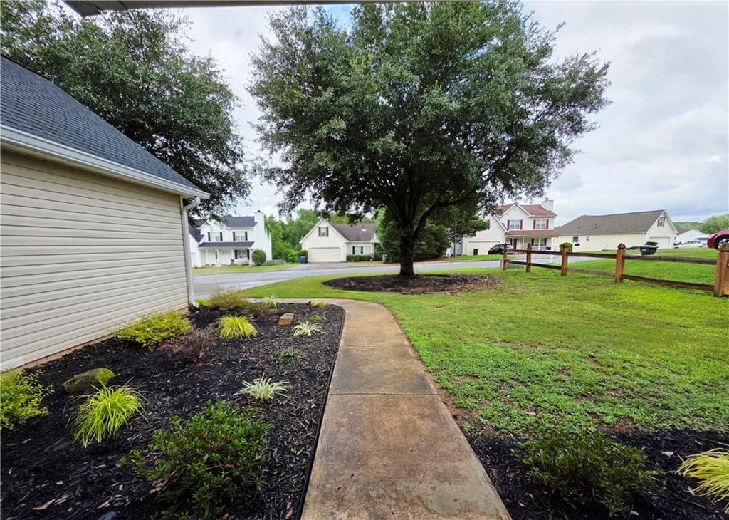 3 bedroom, 2 bathroom, 1,502 sq ft single family residence under contract at 4428 James Wade Drive, Snellville, GA 30039 — photo 5