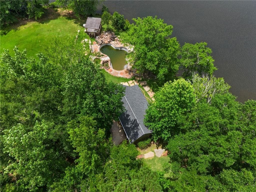3 bedroom, 3 bathroom, 4,092 sq ft single family residence under contract at 5098 Crescent Road, Dry Branch, GA 31020 — photo 4