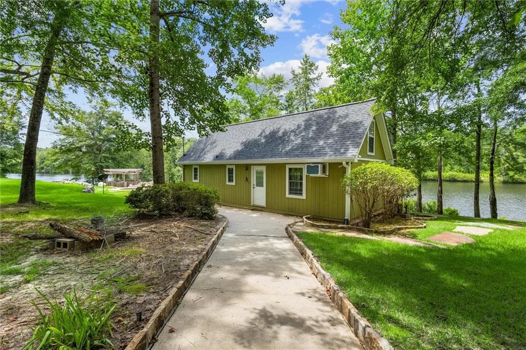 3 bedroom, 3 bathroom, 4,092 sq ft single family residence under contract at 5098 Crescent Road, Dry Branch, GA 31020 — photo 8