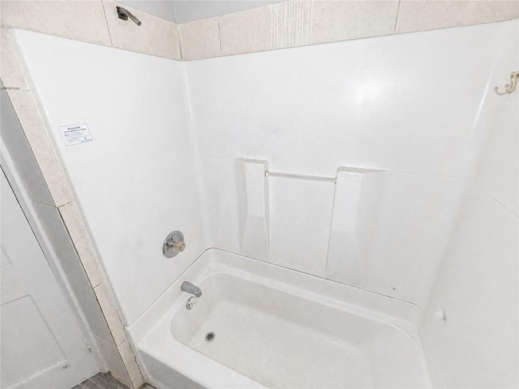 3 bedroom, 1 bathroom, 954 sq ft single family residence under contract at 2235 Burroughs Avenue, Atlanta, GA 30315 — photo 8