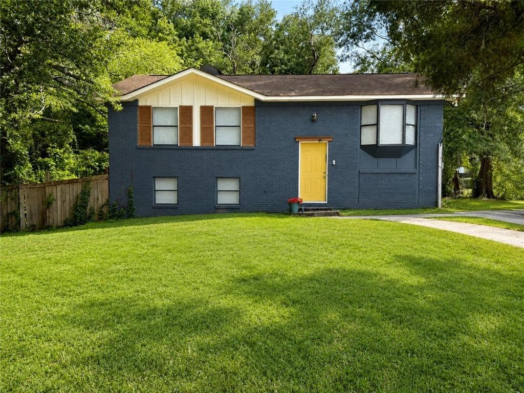 5 bedroom, 2 bathroom, 1,575 sq ft single family residence under contract at 226 STAYMAN Drive, Riverdale, GA 30274 — photo 2