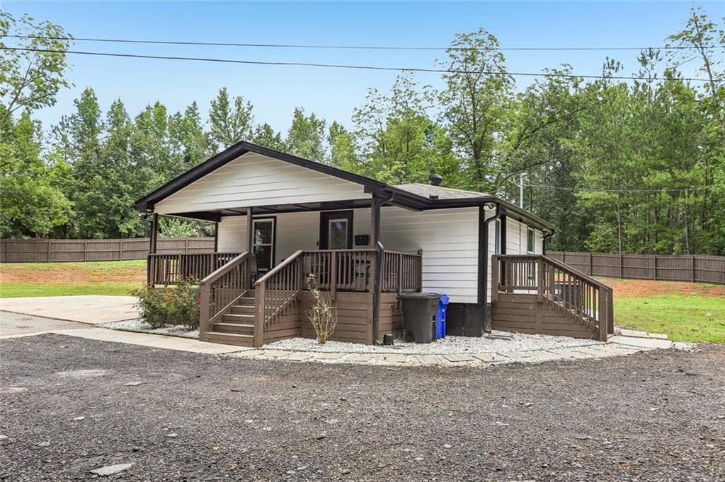 2 bedroom, 1 bathroom, 752 sq ft single family residence for sale at 1111 Flippen Road, Stockbridge, GA 30281 — photo 2