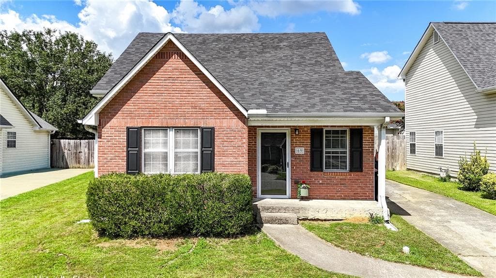 3 bedroom, 2 bathroom, 1,317 sq ft single family residence under contract at 69 Pointe North Drive, Cartersville, GA 30120