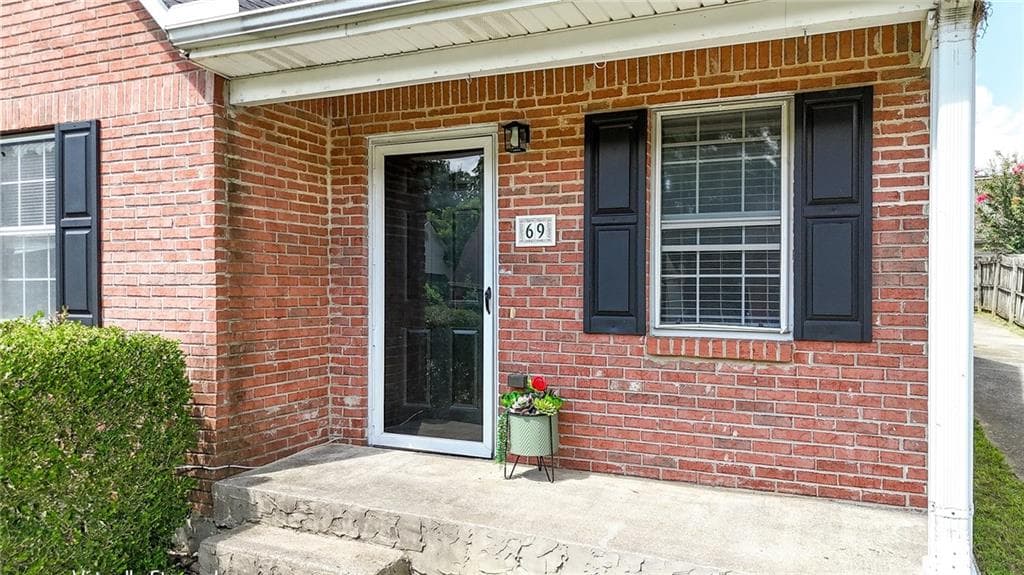 3 bedroom, 2 bathroom, 1,317 sq ft single family residence under contract at 69 Pointe North Drive, Cartersville, GA 30120 — photo 2