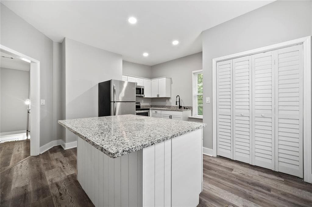 2 bedroom, 1 bathroom, 750 sq ft triplex for rent at 1126 Briarcliff Place 1, Atlanta, GA 30306 for $2,800 a month — photo 6