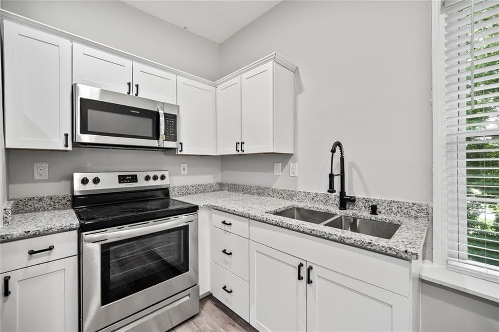 2 bedroom, 1 bathroom, 750 sq ft triplex for rent at 1126 Briarcliff Place 1, Atlanta, GA 30306 for $2,800 a month — photo 7