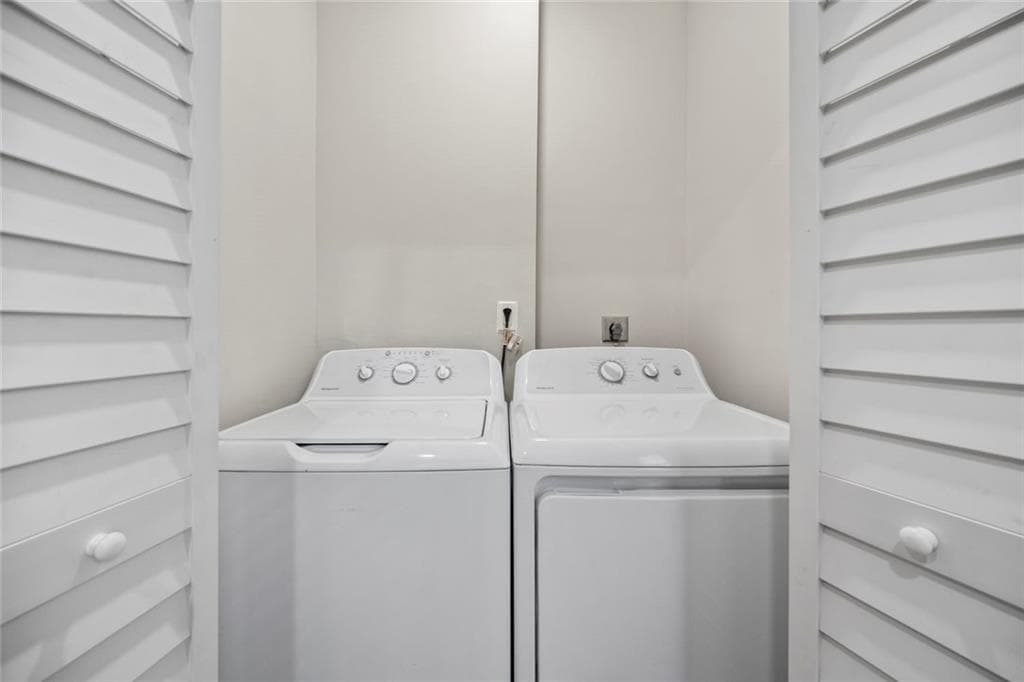 2 bedroom, 1 bathroom, 750 sq ft triplex for rent at 1126 Briarcliff Place 1, Atlanta, GA 30306 for $2,800 a month — photo 8