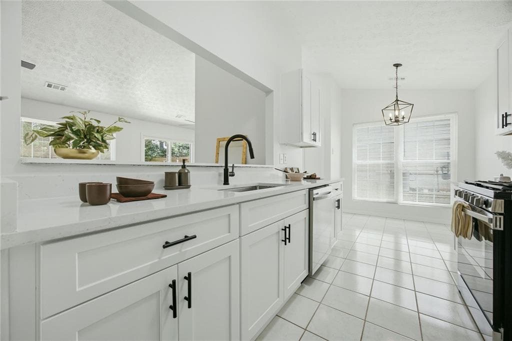 3 bedroom, 2 bathroom, 1,468 sq ft single family residence under contract at 10855 Mortons Circle, Johns Creek, GA 30022 — photo 4