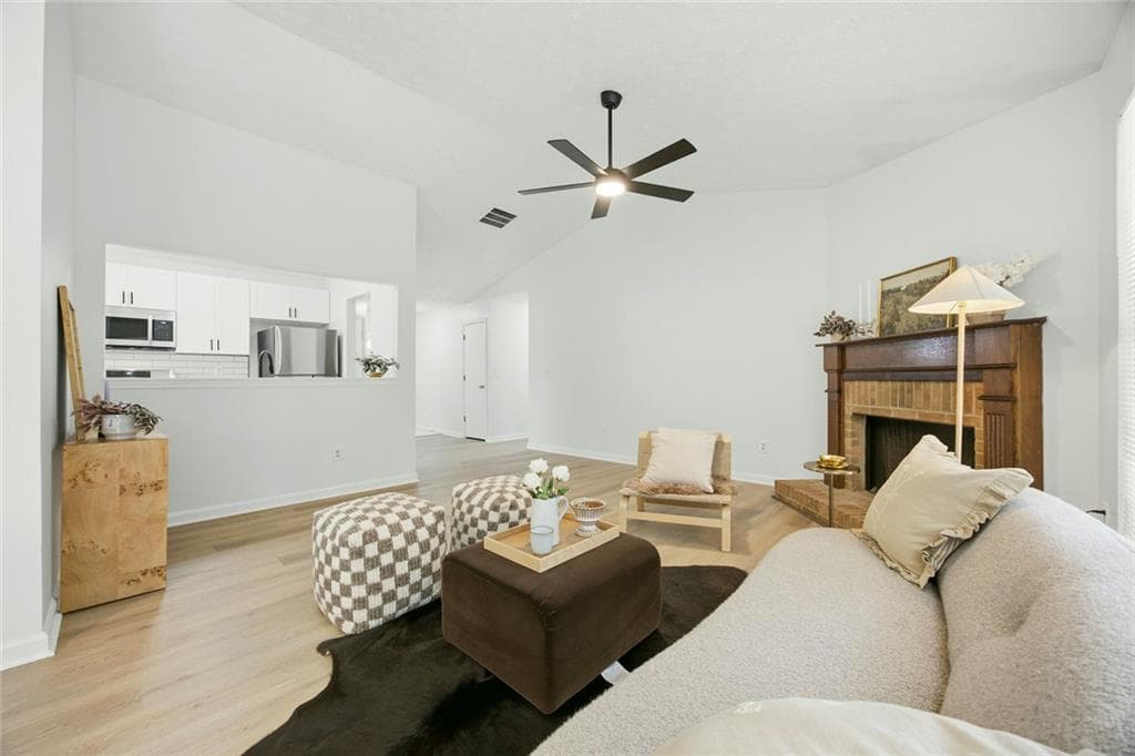 3 bedroom, 2 bathroom, 1,468 sq ft single family residence under contract at 10855 Mortons Circle, Johns Creek, GA 30022 — photo 9