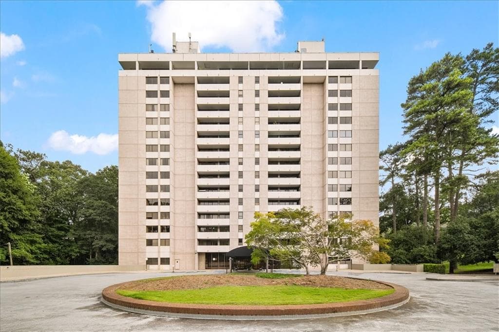 2 bedroom, 2 bathroom, 1,582 sq ft condominium for sale at 3530 Piedmont Road 7K, Atlanta, GA 30305