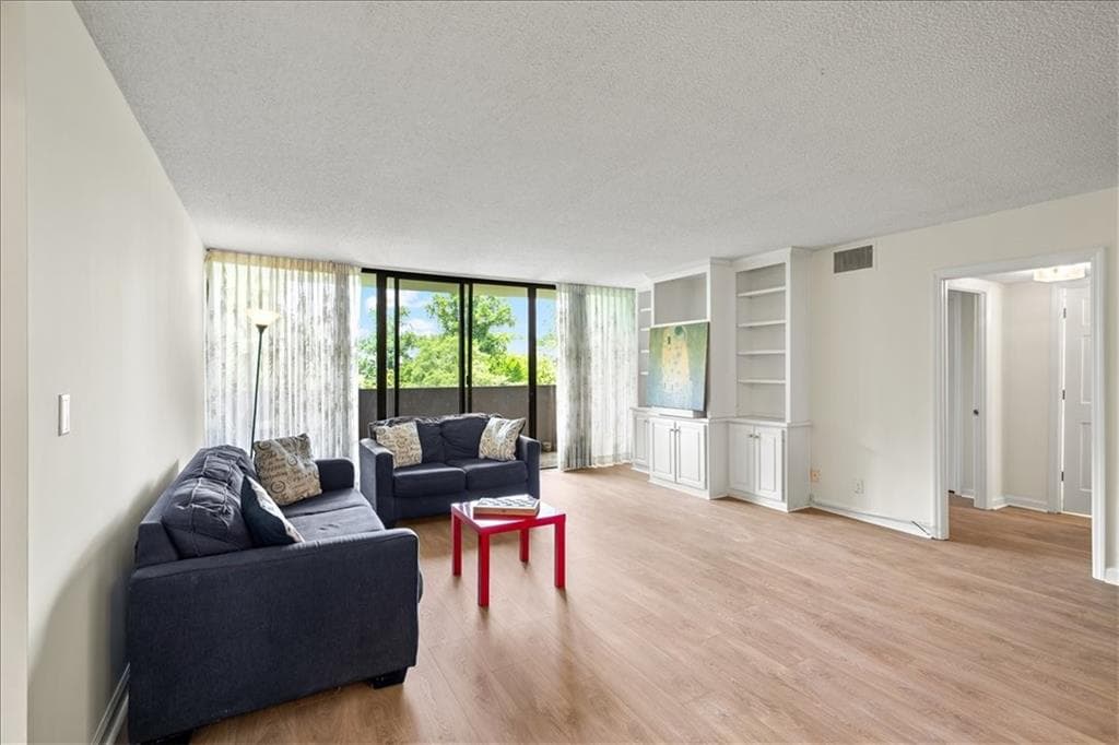 2 bedroom, 2 bathroom, 1,582 sq ft condominium for sale at 3530 Piedmont Road 7K, Atlanta, GA 30305 — photo 4