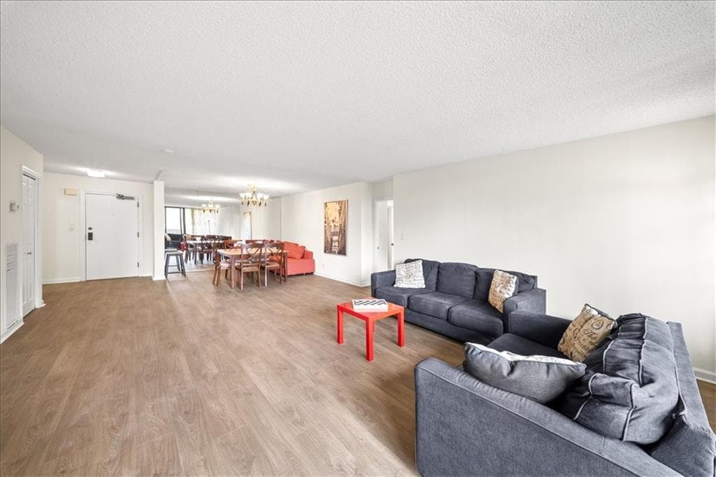2 bedroom, 2 bathroom, 1,582 sq ft condominium for sale at 3530 Piedmont Road 7K, Atlanta, GA 30305 — photo 6
