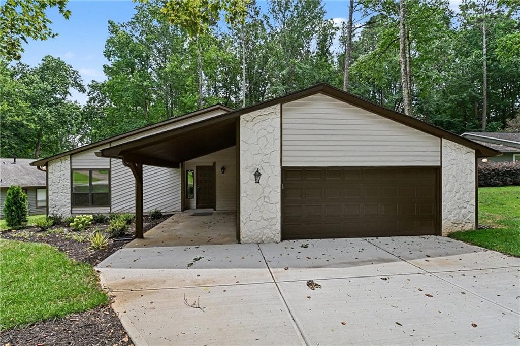 3 bedroom, 2 bathroom, 2,378 sq ft single family residence for sale at 1215 Wade Green Circle, Acworth, GA 30102 — photo 1 of 33