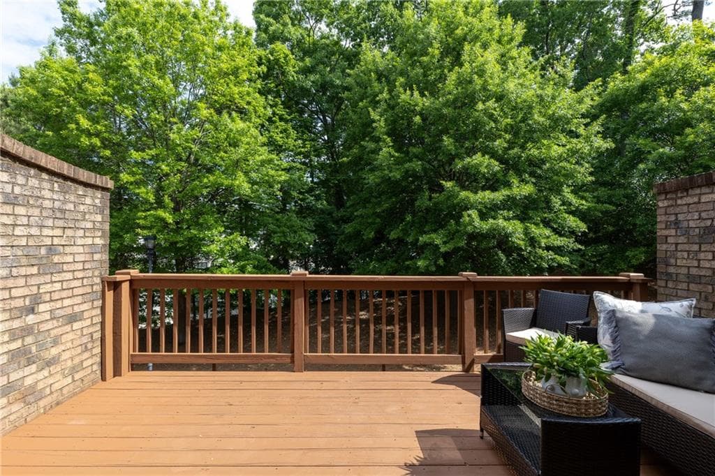 3 bedroom, 4 bathroom, 1,975 sq ft townhouse for sale at 7280 Glisten Avenue, Atlanta, GA 30328 — photo 8