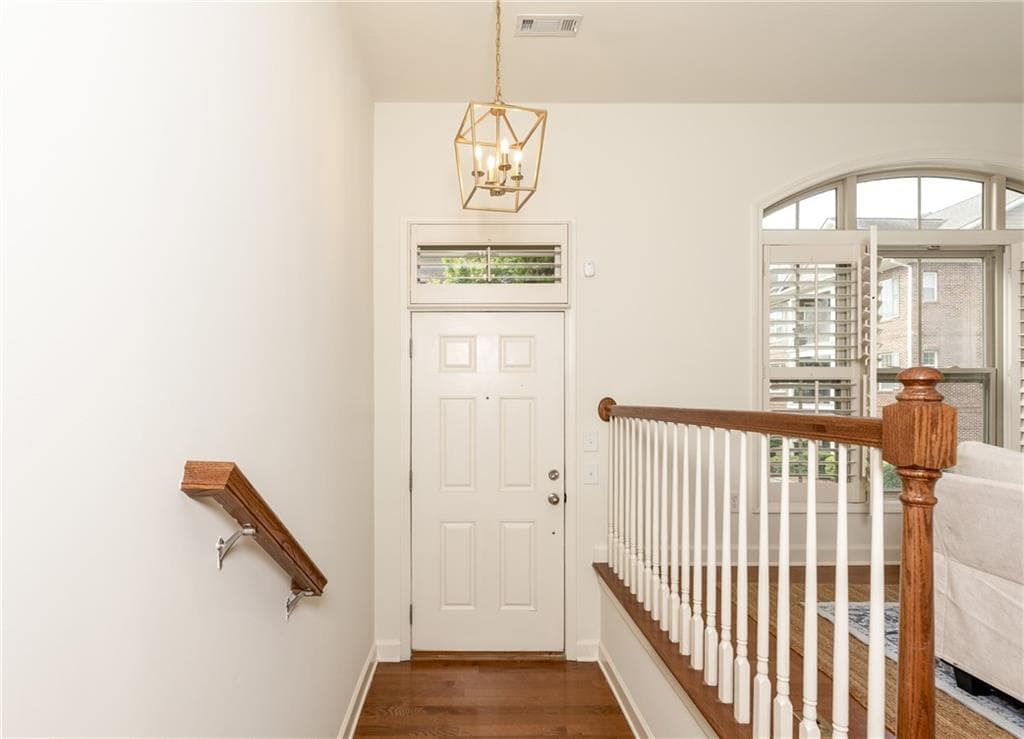 3 bedroom, 4 bathroom, 1,975 sq ft townhouse for sale at 7280 Glisten Avenue, Atlanta, GA 30328 — photo 10