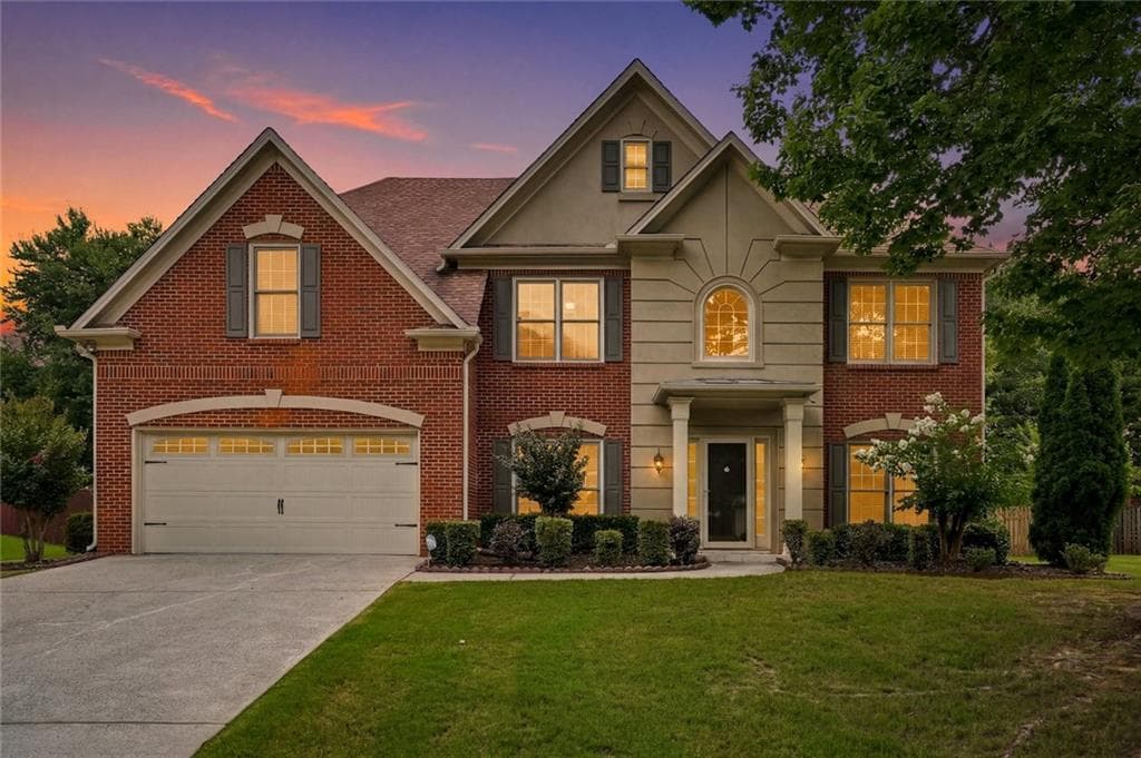 4 bedroom, 3 bathroom, 2,524 sq ft single family residence under contract at 10805 Glenhurst Pass, Johns Creek, GA 30097