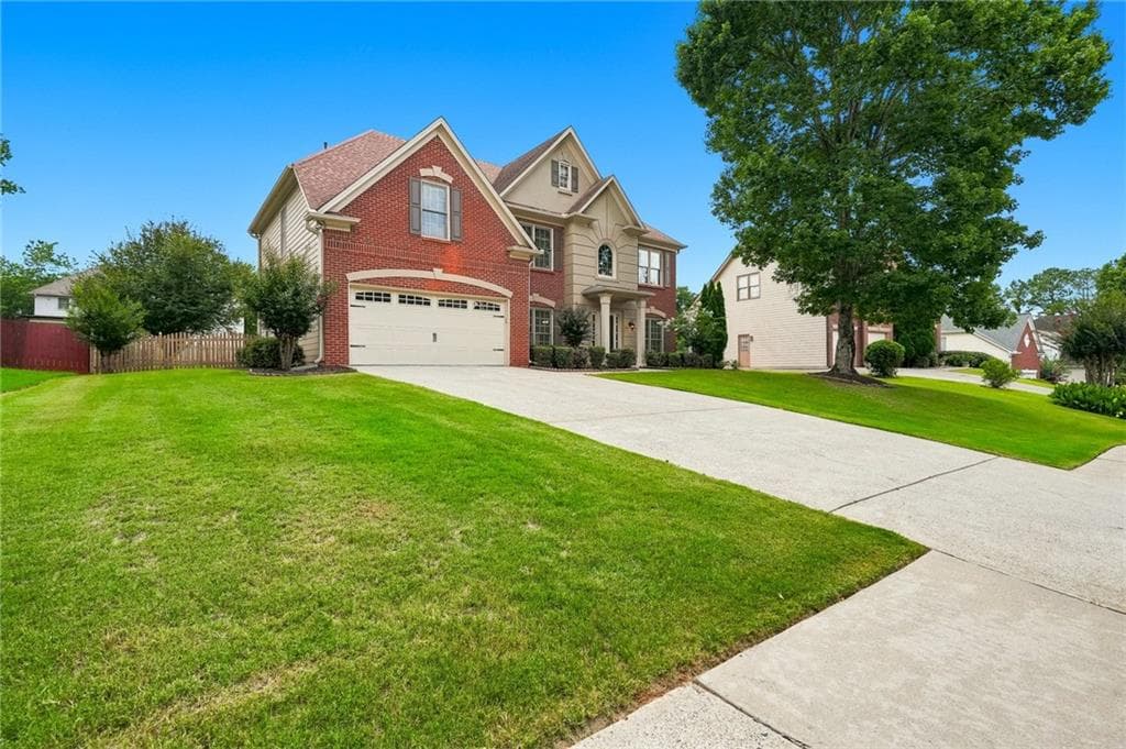 4 bedroom, 3 bathroom, 2,524 sq ft single family residence under contract at 10805 Glenhurst Pass, Johns Creek, GA 30097 — photo 4