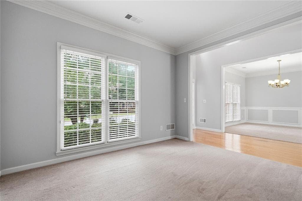 4 bedroom, 3 bathroom, 2,524 sq ft single family residence under contract at 10805 Glenhurst Pass, Johns Creek, GA 30097 — photo 9