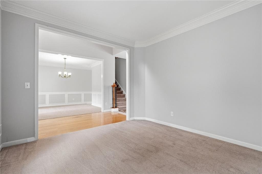 4 bedroom, 3 bathroom, 2,524 sq ft single family residence under contract at 10805 Glenhurst Pass, Johns Creek, GA 30097 — photo 10