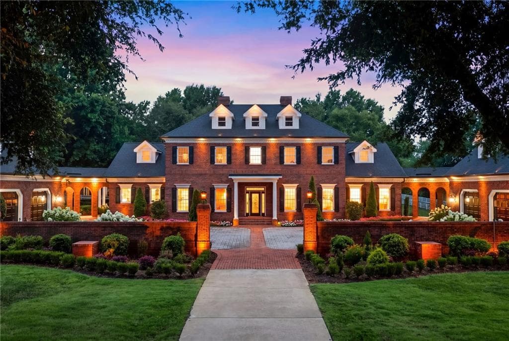 9 bedroom, 8 bathroom, 9,166 sq ft single family residence under contract at 555 Tullamore Way, Milton, GA 30004 — photo 2