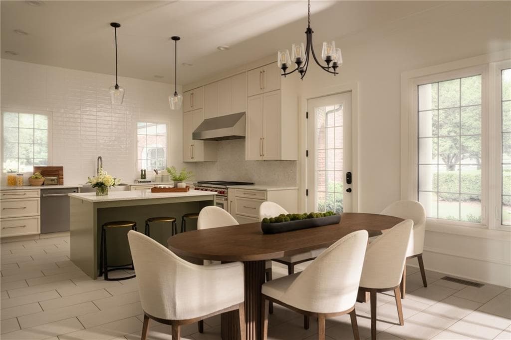 9 bedroom, 8 bathroom, 9,166 sq ft single family residence under contract at 555 Tullamore Way, Milton, GA 30004 — photo 8