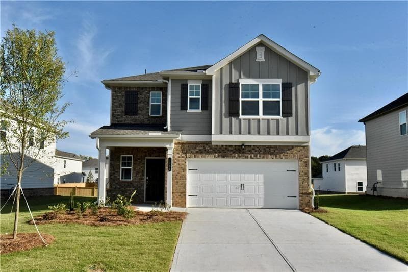 6 bedroom, 3 bathroom, 2,532 sq ft single family residence for rent at 1588 Hay Patch Lane, Loganville, GA 30052 for $2,450 a month — photo 1 of 36
