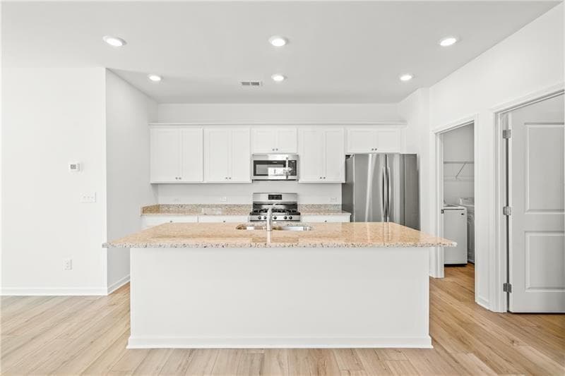 6 bedroom, 3 bathroom, 2,532 sq ft single family residence for rent at 1588 Hay Patch Lane, Loganville, GA 30052 for $2,450 a month — photo 5