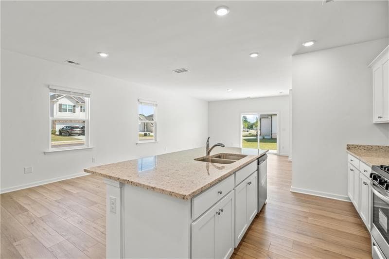 6 bedroom, 3 bathroom, 2,532 sq ft single family residence for rent at 1588 Hay Patch Lane, Loganville, GA 30052 for $2,450 a month — photo 7