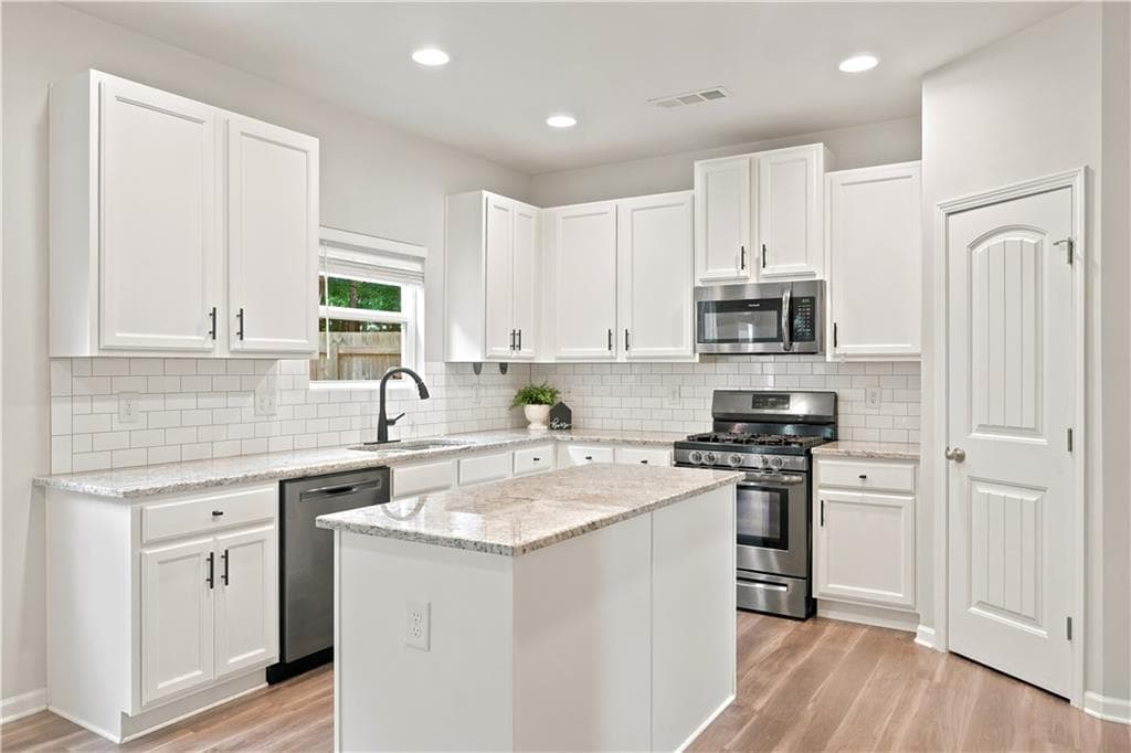 4 bedroom, 3 bathroom, 2,074 sq ft single family residence for sale at 150 Laurelcrest Lane, Dallas, GA 30132 — photo 6