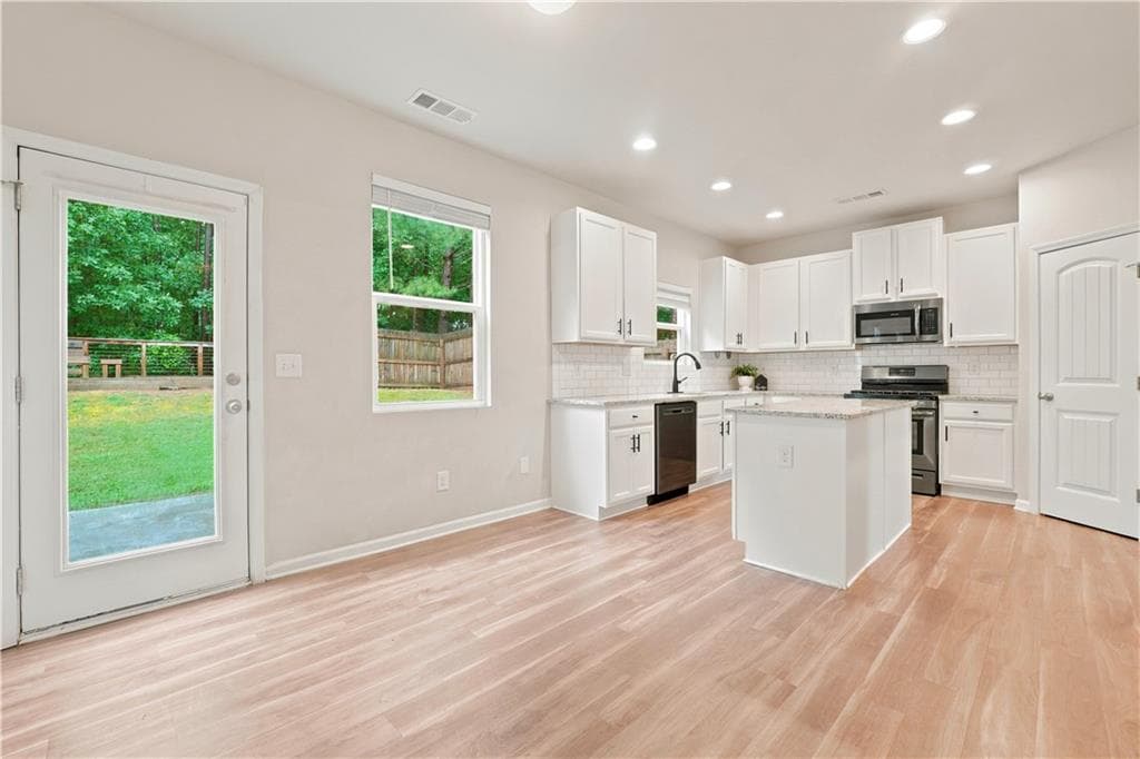 4 bedroom, 3 bathroom, 2,074 sq ft single family residence for sale at 150 Laurelcrest Lane, Dallas, GA 30132 — photo 8