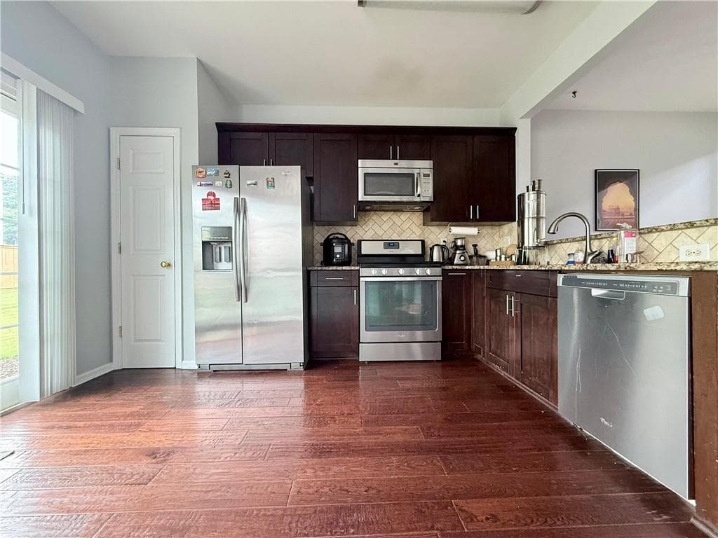 3 bedroom, 3 bathroom, 1,364 sq ft townhouse for sale at 3087 Commonwealth Way, Alpharetta, GA 30004 — photo 6