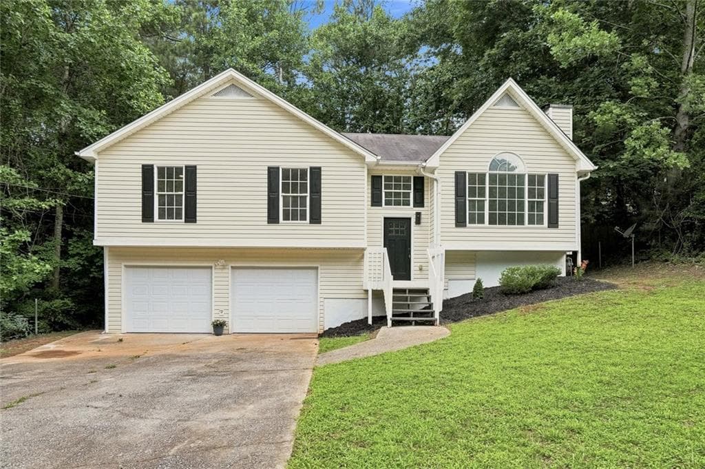 3 bedroom, 2 bathroom, 1,282 sq ft single family residence for sale at 195 Ashbury Court, Dallas, GA 30157 — photo 1 of 25