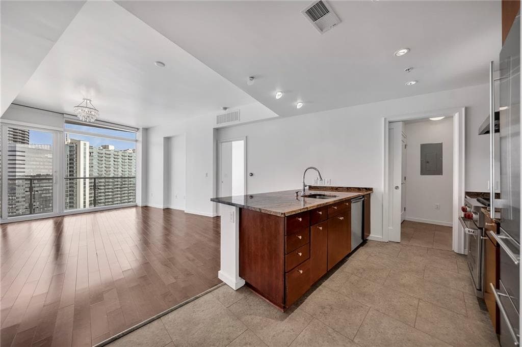 2 bedroom, 2 bathroom, 1,262 sq ft condominium for rent at 3325 Piedmont Road 2307, Atlanta, GA 30305 for $3,000 a month — photo 10