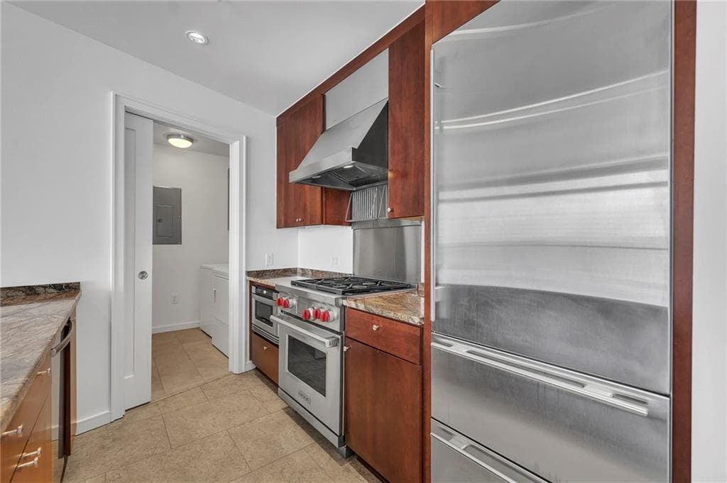 2 bedroom, 2 bathroom, 1,262 sq ft condominium for rent at 3325 Piedmont Road 2307, Atlanta, GA 30305 for $3,000 a month — photo 9