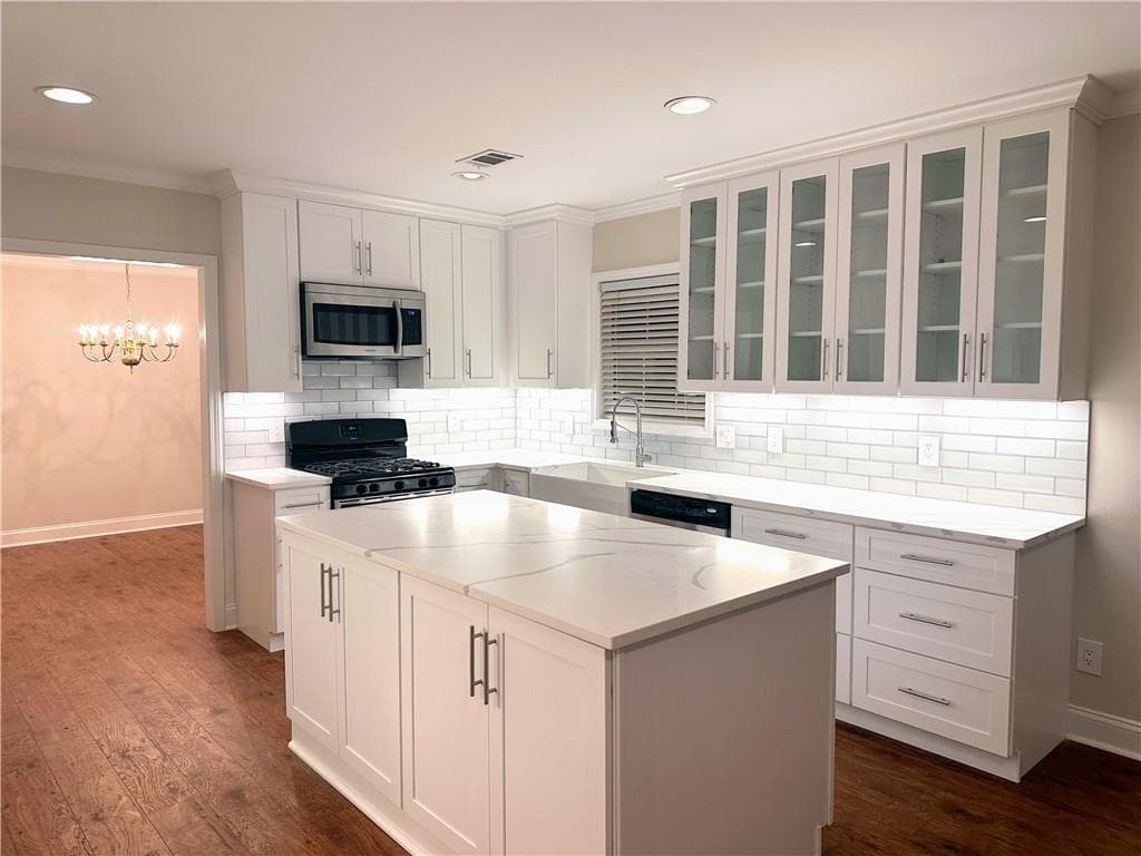 4 bedroom, 3 bathroom, 2,300 sq ft single family residence for rent at 10070 Lauren Hall Court, Alpharetta, GA 30022 for $3,000 a month — photo 5