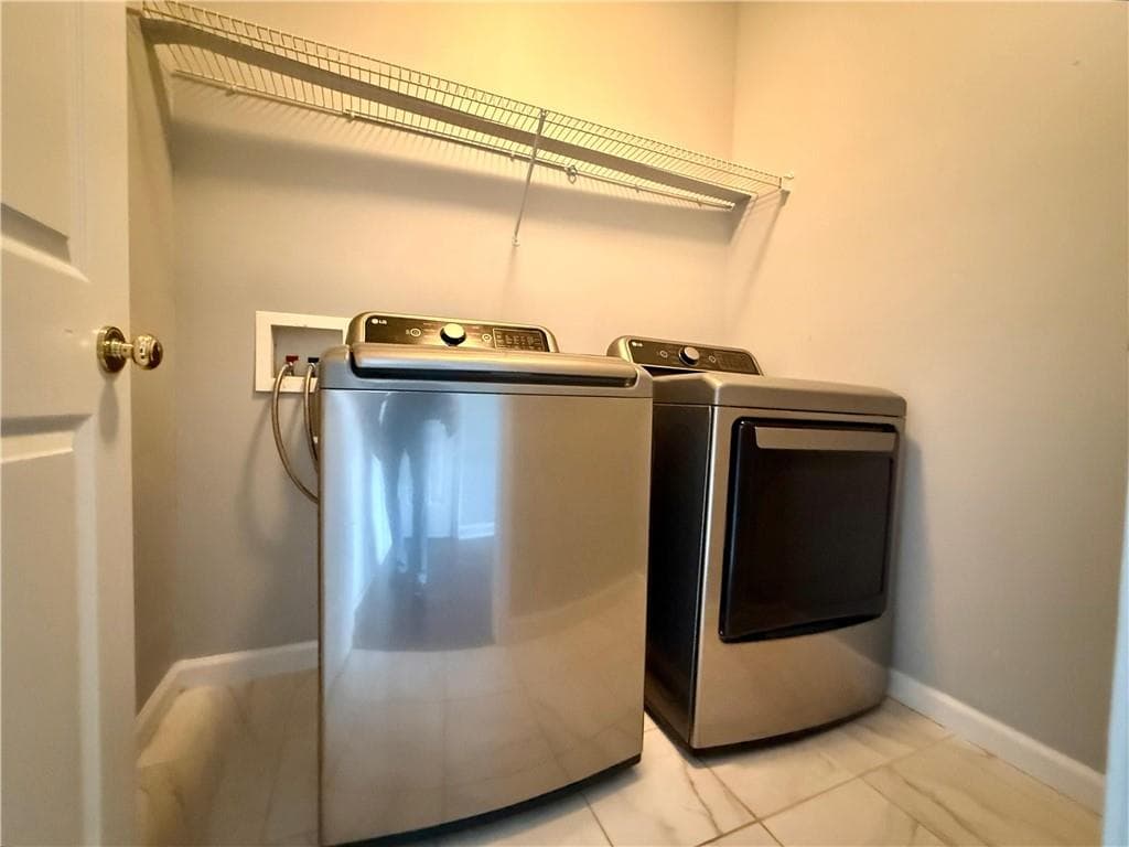 3 bedroom, 3 bathroom, 1,364 sq ft townhouse for sale at 3087 Commonwealth Way, Alpharetta, GA 30004 — photo 8