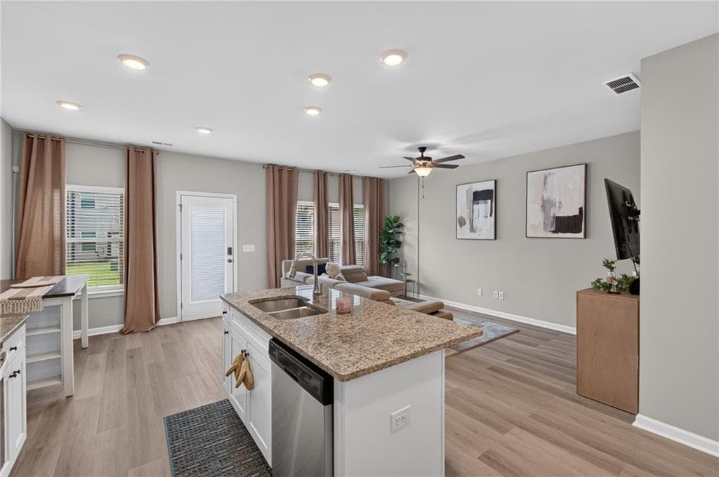 3 bedroom, 3 bathroom, 1,716 sq ft townhouse for sale at 7110 Chara Lane, Atlanta, GA 30331 — photo 7