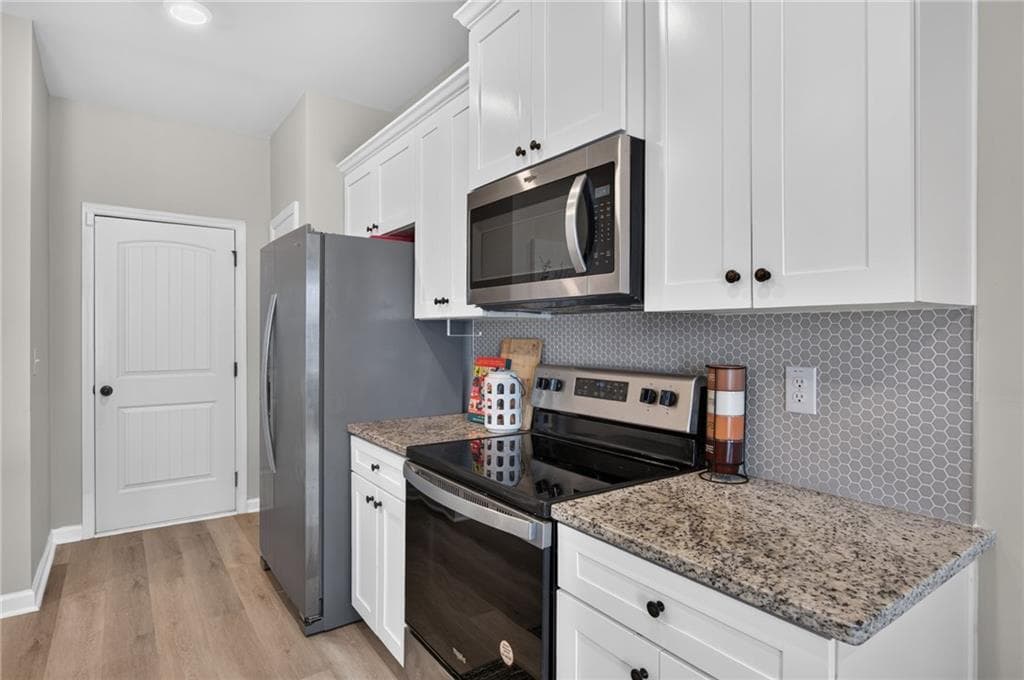 3 bedroom, 3 bathroom, 1,716 sq ft townhouse for sale at 7110 Chara Lane, Atlanta, GA 30331 — photo 8