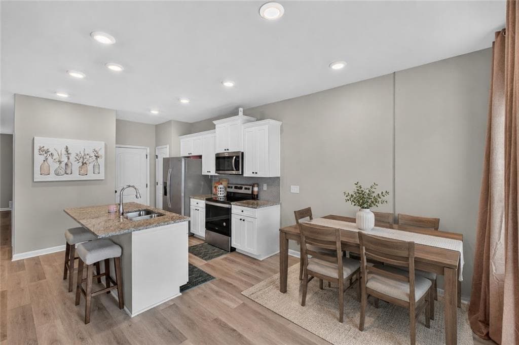 3 bedroom, 3 bathroom, 1,716 sq ft townhouse for sale at 7110 Chara Lane, Atlanta, GA 30331 — photo 9