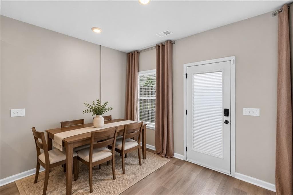 3 bedroom, 3 bathroom, 1,716 sq ft townhouse for sale at 7110 Chara Lane, Atlanta, GA 30331 — photo 10
