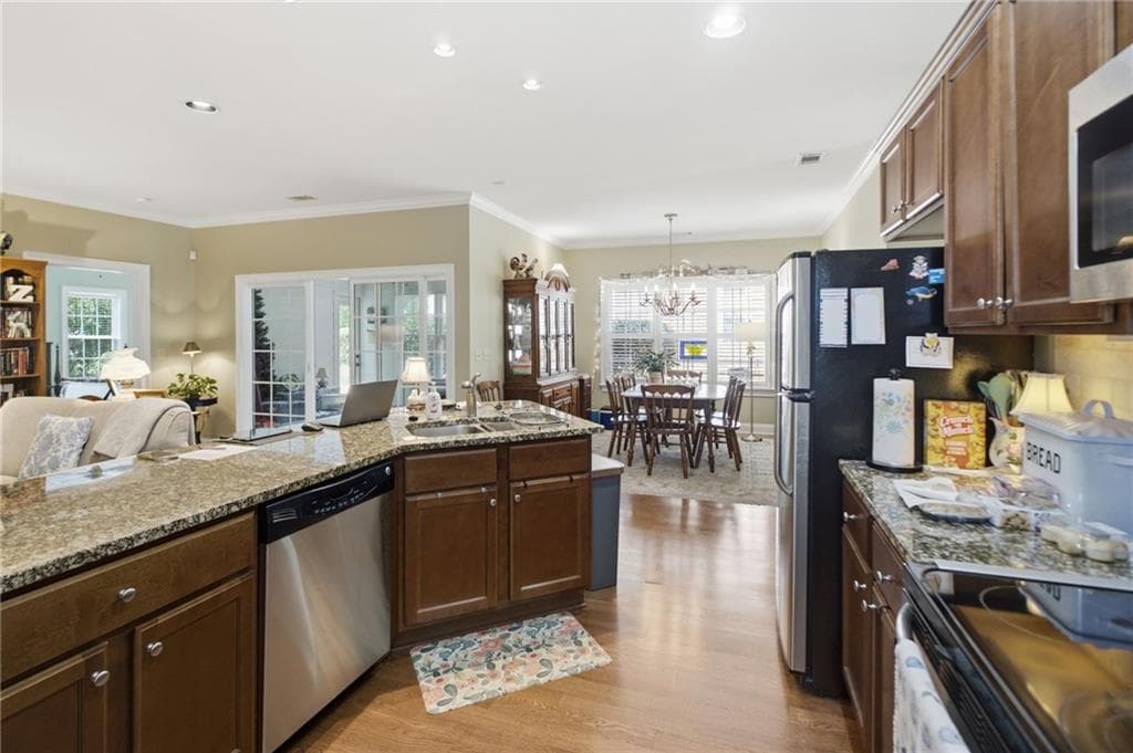 2 bedroom, 2 bathroom, 1,552 sq ft single family residence under contract at 105 Maplecrest Lane, Rome, GA 30161 — photo 9
