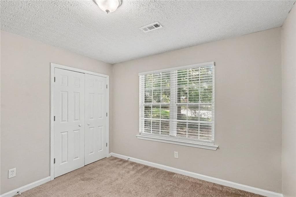 3 bedroom, 2 bathroom, 1,988 sq ft single family residence for sale at 240 Spring Circle, Senoia, GA 30276 — photo 10